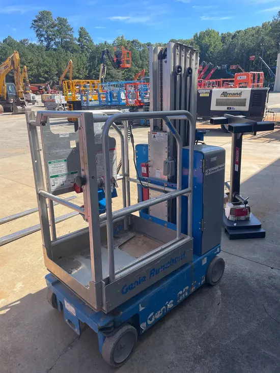 2018 Genie GR-20 Self-Propelled One-Person Lift