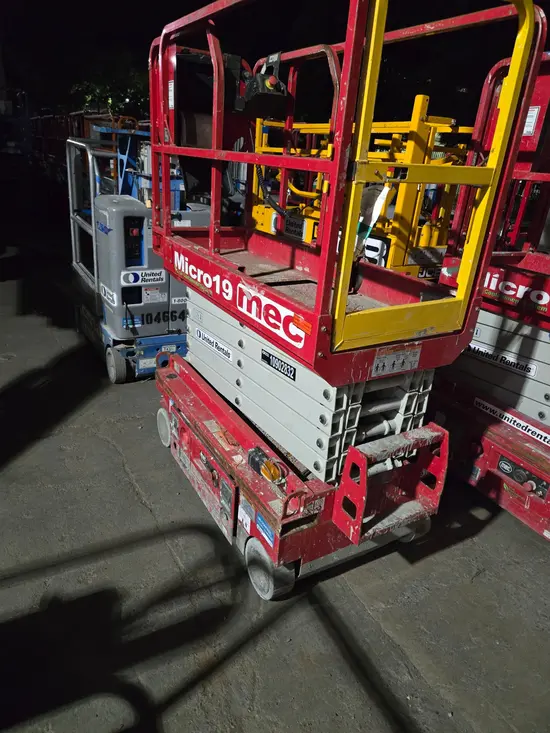 2019 MEC MICRO 19 Scissor Lift