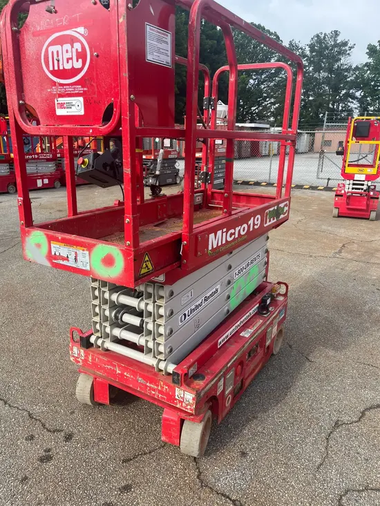 2019 MEC MICRO 19 Scissor Lift