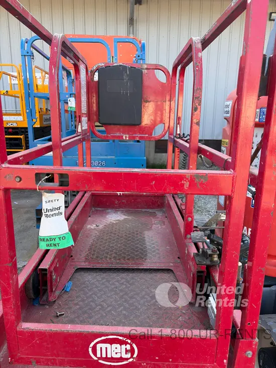 2018 MEC MICRO 19 Scissor Lift
