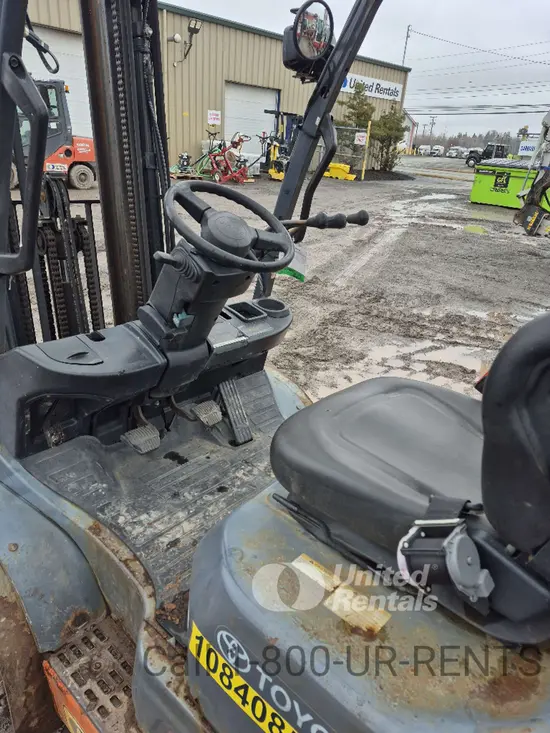 2018 Toyota 8FGU25 Warehouse Forklift