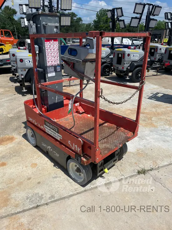 2017 Skyjack SJ16 Self-Propelled One-Person Lift