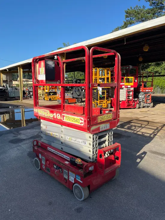 2019 MEC MICRO 19 Scissor Lift