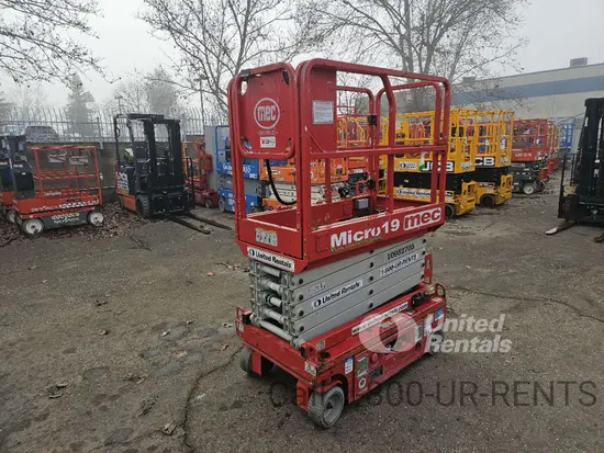 2019 MEC MICRO 19 Scissor Lift