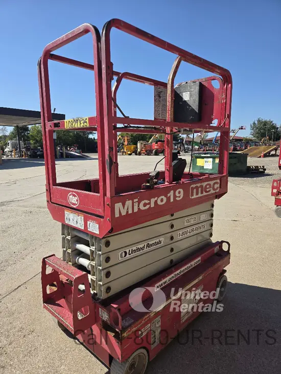2018 MEC MICRO 19 Scissor Lift