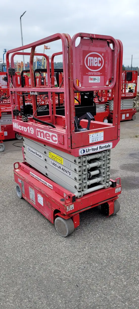 2018 MEC MICRO 19 Scissor Lift
