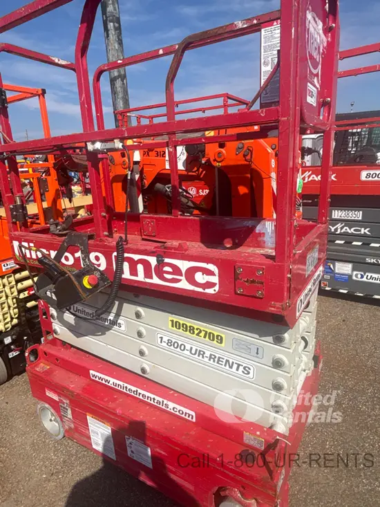 2019 MEC MICRO 19 Scissor Lift
