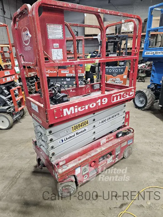 2017 MEC MICRO 19 Scissor Lift