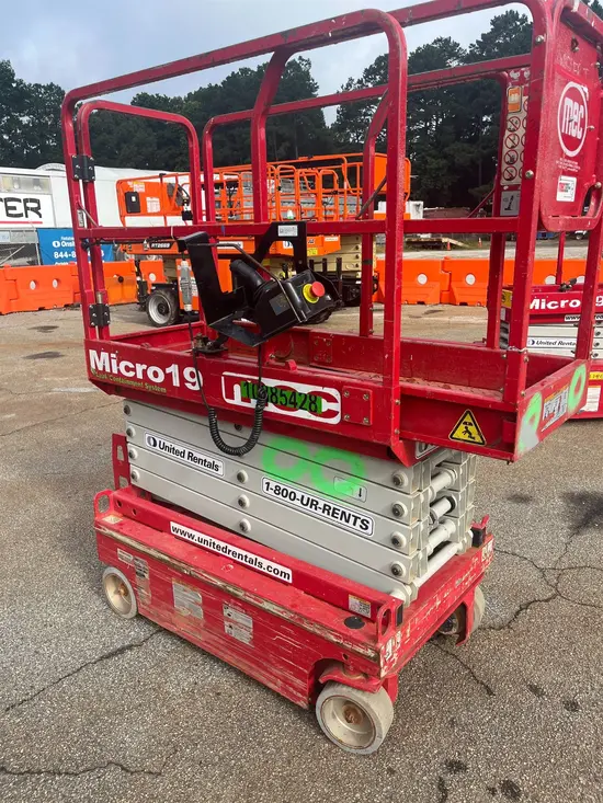2019 MEC MICRO 19 Scissor Lift