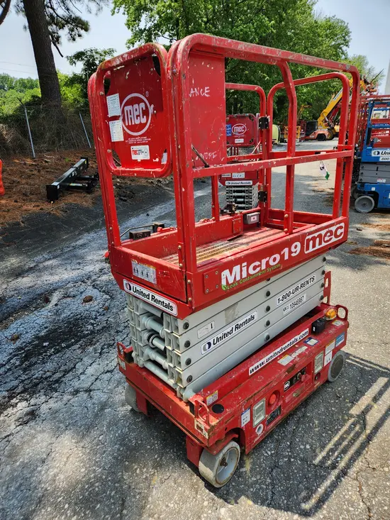2019 MEC MICRO 19 Scissor Lift