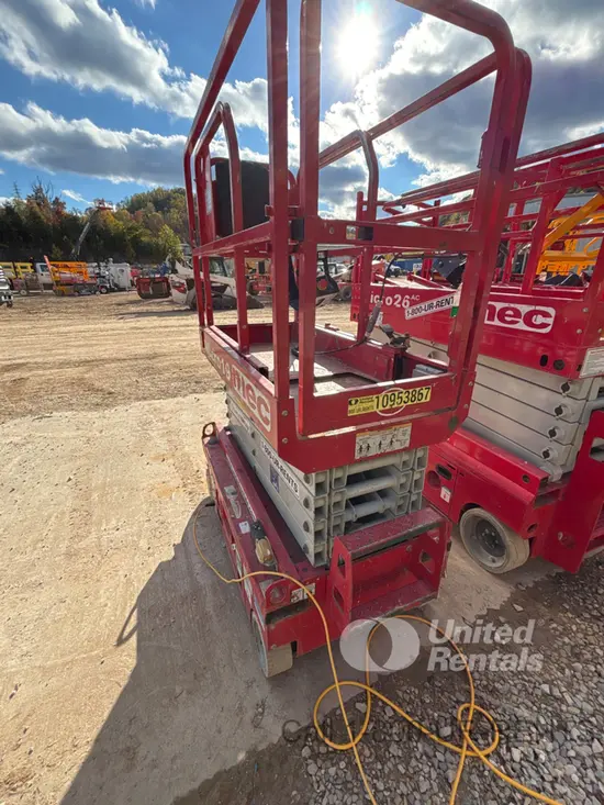 2019 MEC MICRO 19 Scissor Lift