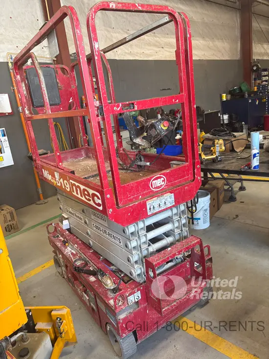 2018 MEC MICRO 19 Scissor Lift