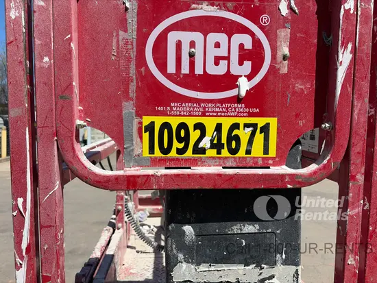 2019 MEC MICRO 19 Scissor Lift