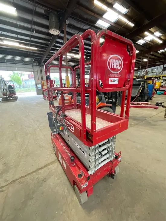 2019 MEC MICRO 19 Scissor Lift