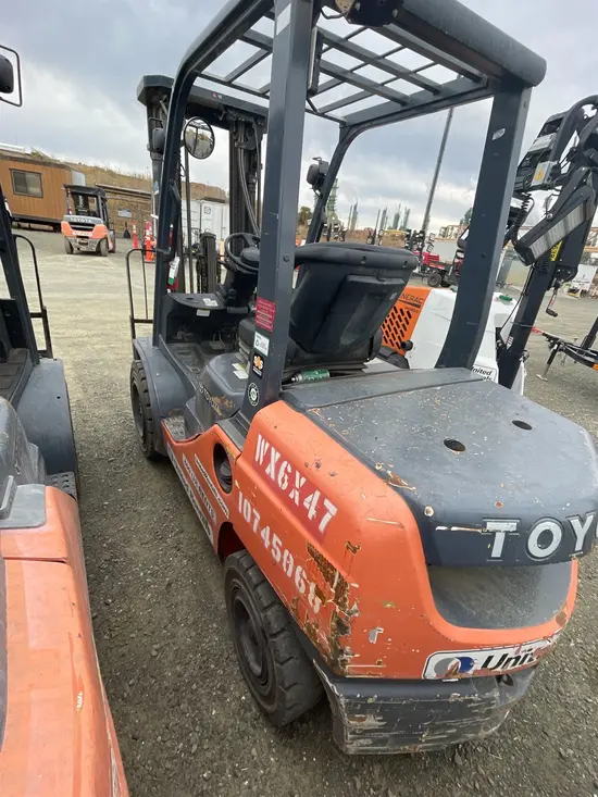 2018 Toyota 8FDU30 Warehouse Forklift