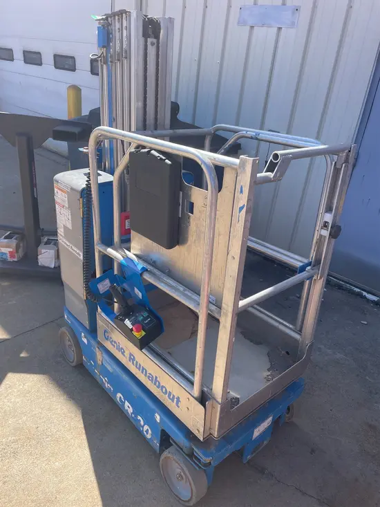 2018 Genie GR-20 Self-Propelled One-Person Lift