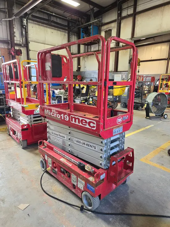 2019 MEC MICRO 19 Scissor Lift