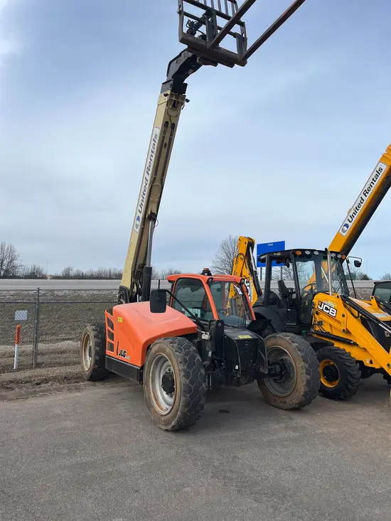 2018 JLG 742 Forklift