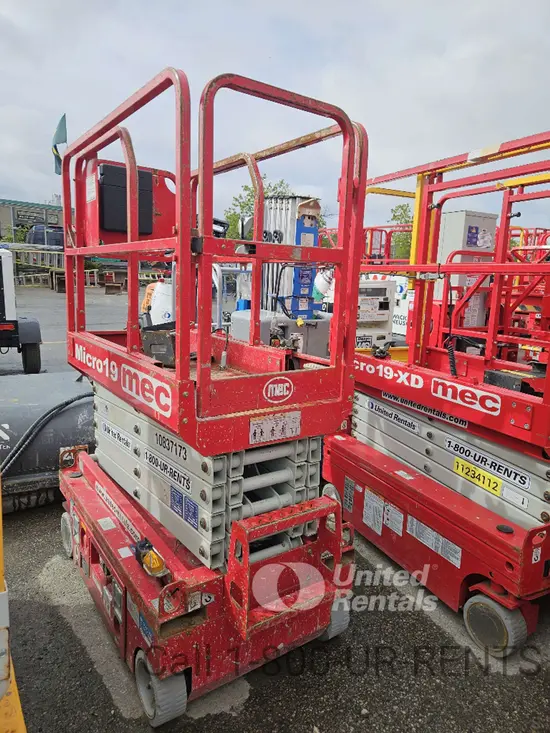 2018 MEC MICRO 19 Scissor Lift