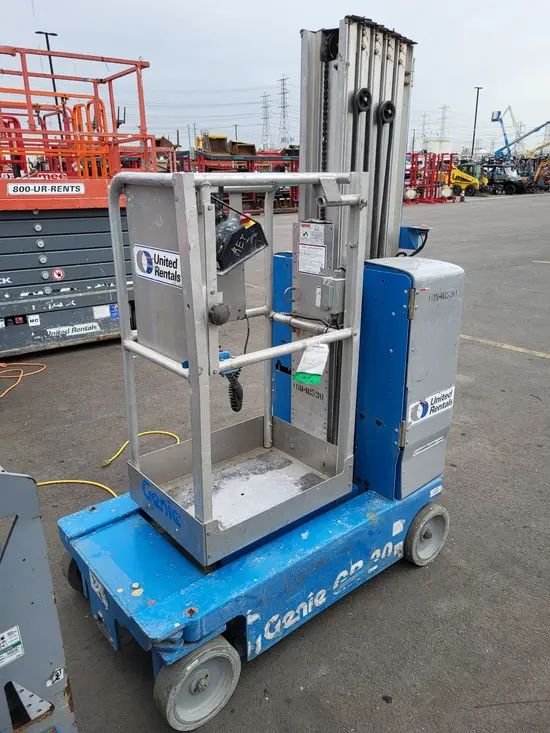 2018 Genie GR-20 Self-Propelled One-Person Lift