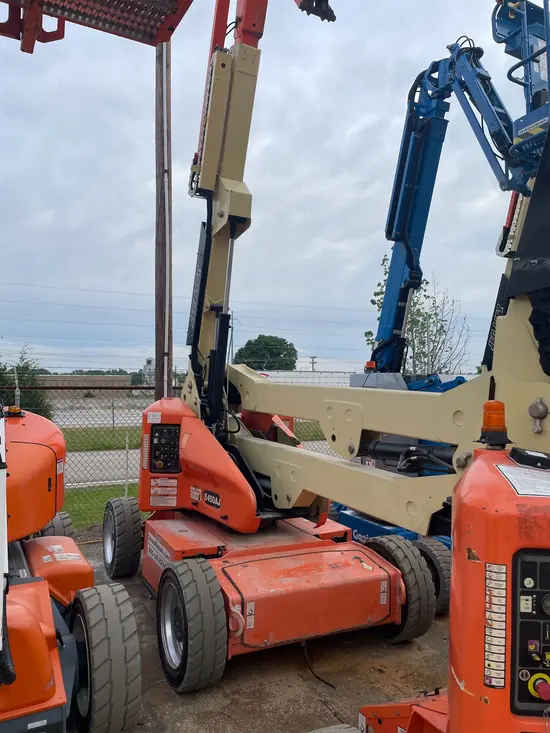 2017 JLG E450AJ Articulating Boom Lift