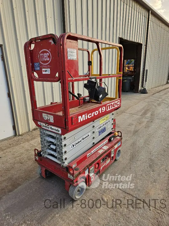 2018 MEC MICRO 19 Scissor Lift