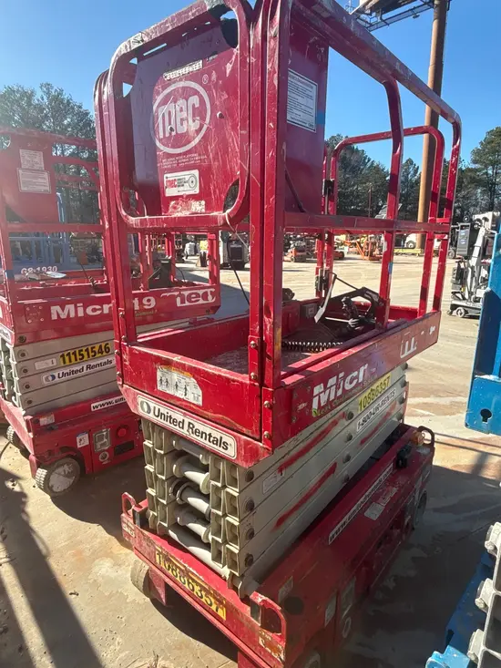 2019 MEC MICRO 19 Scissor Lift