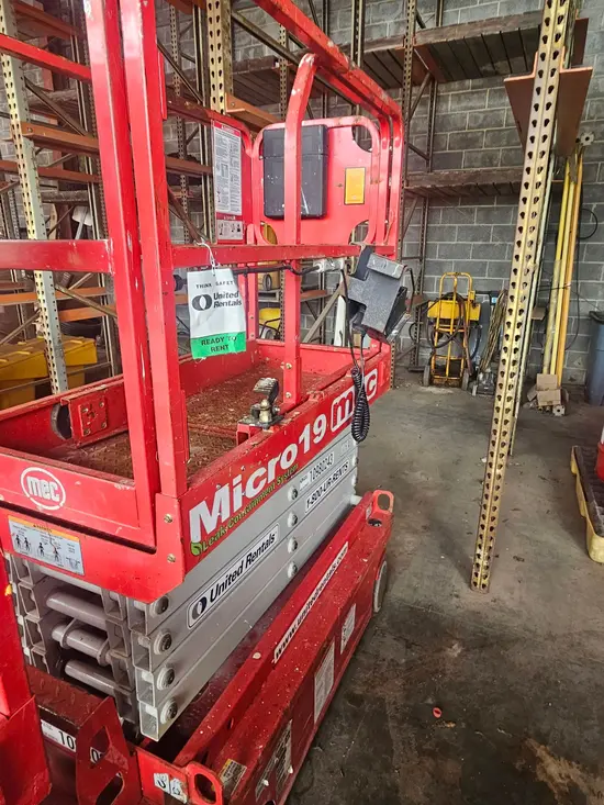 2019 MEC MICRO 19 Scissor Lift