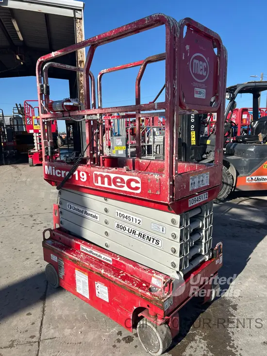 2019 MEC MICRO 19 Scissor Lift