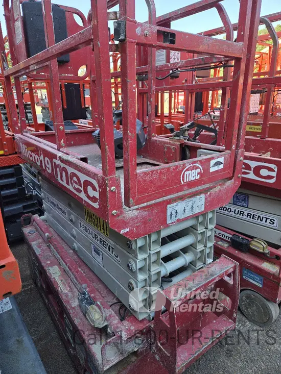 2019 MEC MICRO 19 Scissor Lift