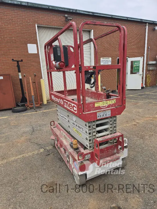 2019 MEC MICRO 19 Scissor Lift