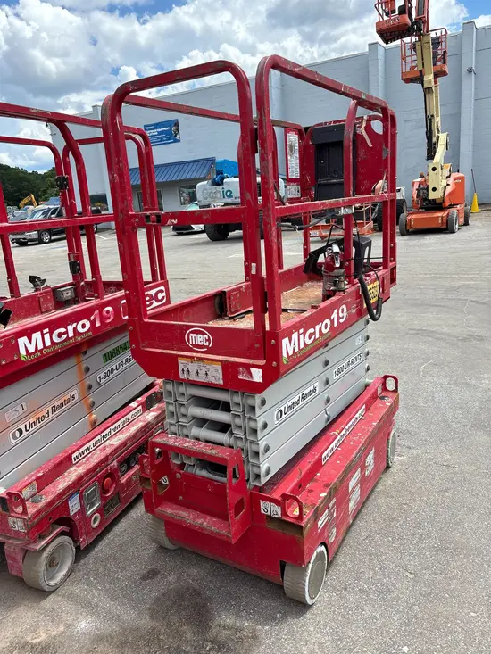 2019 MEC MICRO 19 Scissor Lift