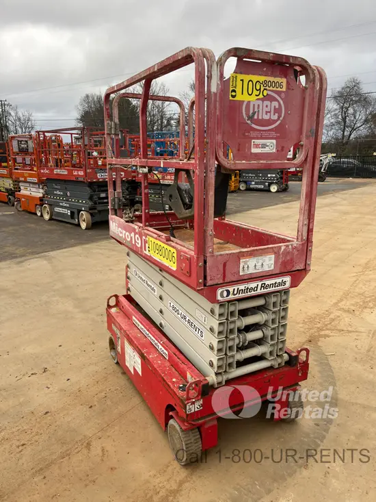 2019 MEC MICRO 19 Scissor Lift