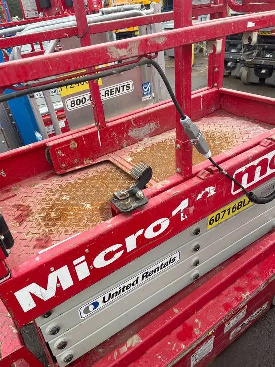 2018 MEC MICRO 19 Scissor Lift