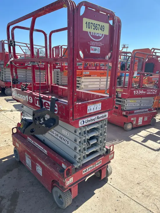 2018 MEC MICRO 19 Scissor Lift