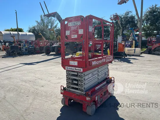 2019 MEC MICRO 19 Scissor Lift