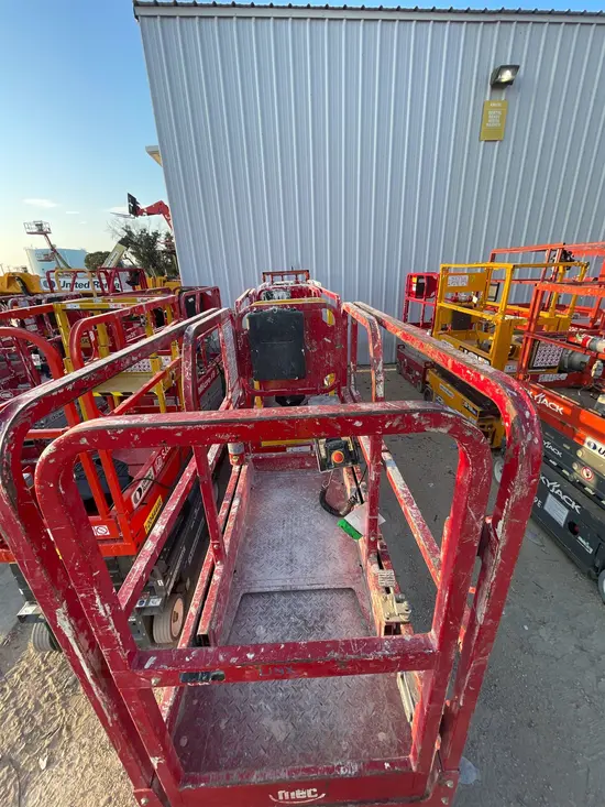 2018 MEC MICRO 19 Scissor Lift