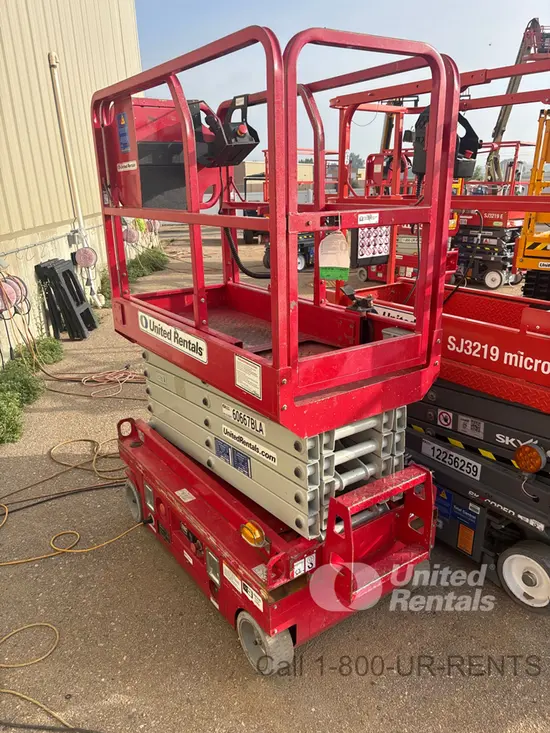 2018 MEC MICRO 19 Scissor Lift