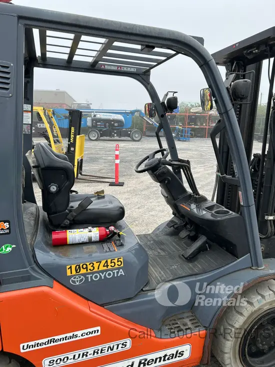 2019 Toyota 8FGU30 Warehouse Forklift