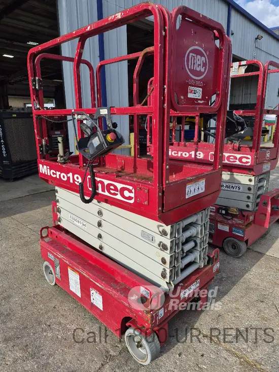 2018 MEC MICRO 19 Scissor Lift