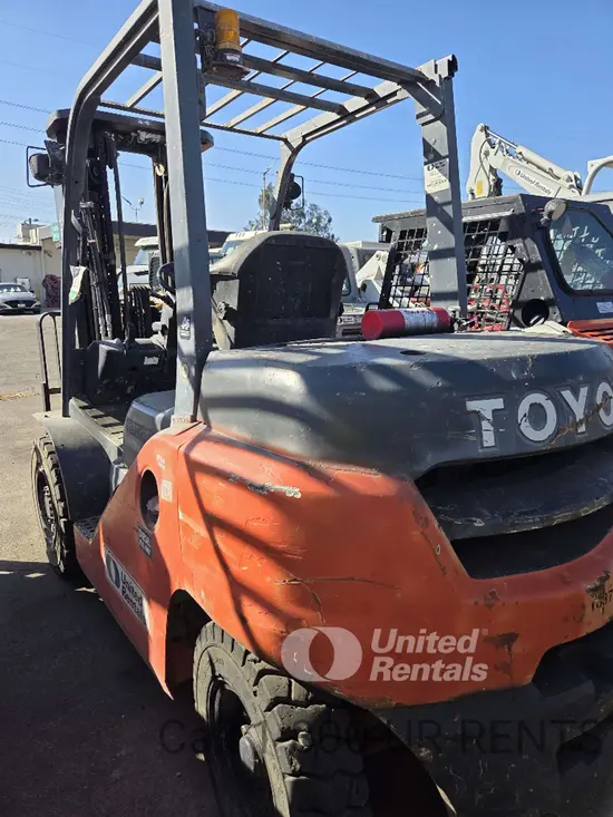 2015 Toyota 8FD35U Warehouse Forklift