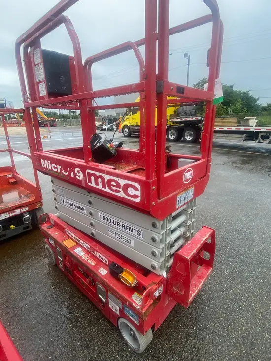 2019 MEC MICRO 19 Scissor Lift