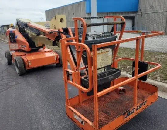 2017 JLG E450AJ Articulating Boom Lift