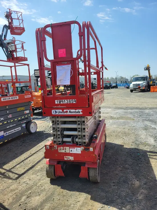 2019 MEC MICRO 26 Scissor Lift