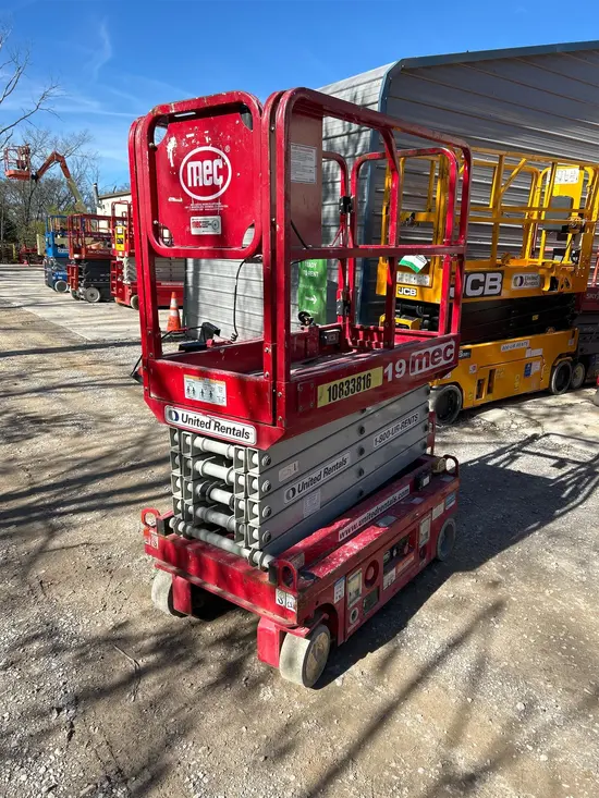 2018 MEC MICRO 19 Scissor Lift