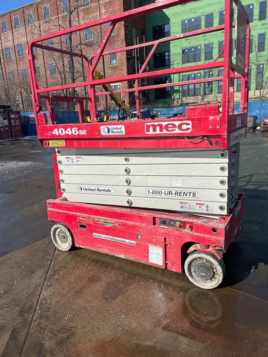 2017 MEC 4046SE Scissor Lift