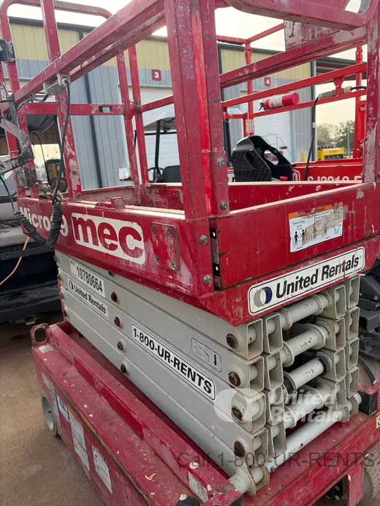2018 MEC MICRO 19 Scissor Lift