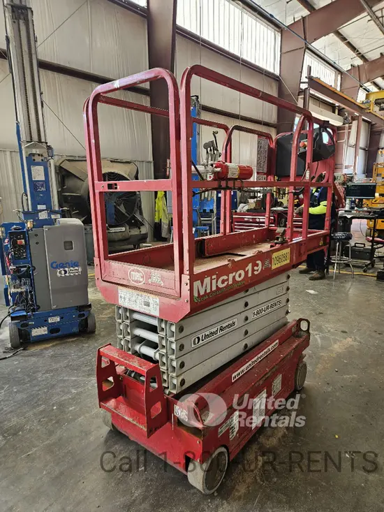 2019 MEC MICRO 19 Scissor Lift