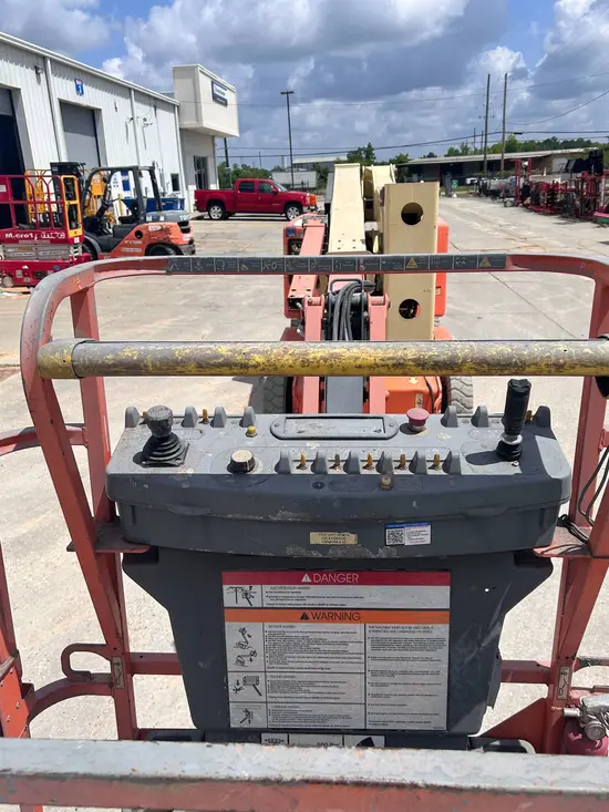 2017 JLG E400AJPN Articulating Boom Lift