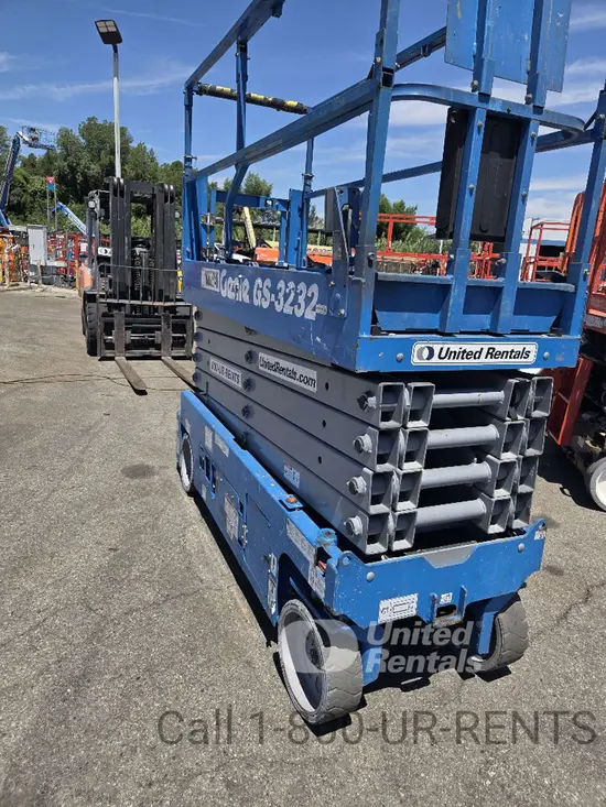 2018 Genie GS-3232 Scissor Lift